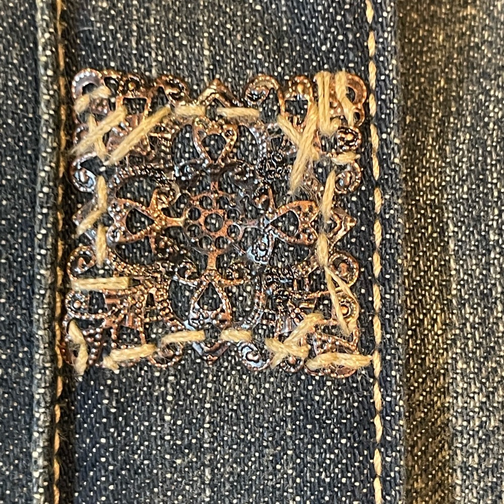 🌺 Ellie Tahari Distressed Vanessa Ruffle Jean Jacket - Picture 4 of 12
